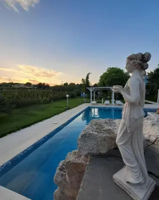 Piscina di LE 2 eMMe o nelle vicinanze