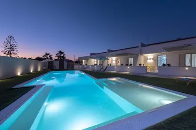 Piscina di ISULATRAVEL - Blu Mediterraneo House o nelle vicinanze