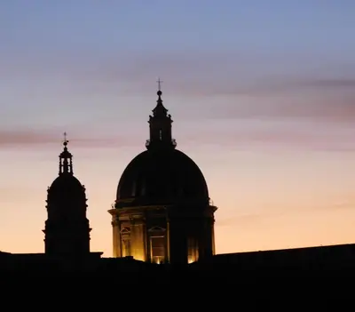 Alba o tramonto visti dall'interno dell'appartamento o dai dintorni