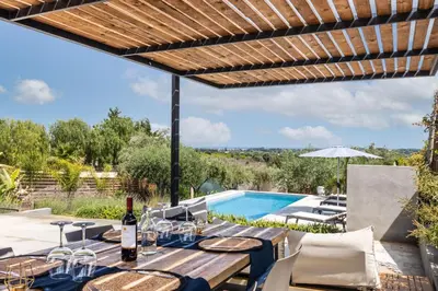 Piscina di Eremita Villa Sicily o nelle vicinanze