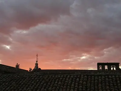 Alba o tramonto visti dall'interno dell'appartamento o dai dintorni