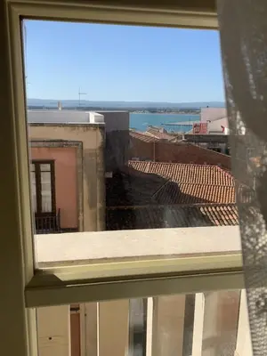 Vista generica sul mare o vista sul mare dall'interno dell'appartamento