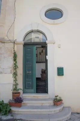 Facciata o entrata di Casa verde Dafni
