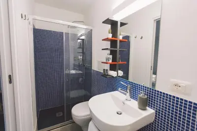 Bagno di New apartment with patio