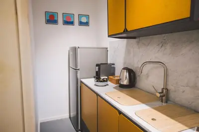 Cucina o angolo cottura di Double bedroom apartment across Ortigia