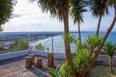 Paesaggio naturale nelle vicinanze della casa vacanze