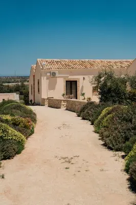 Edificio in cui si trova il resort