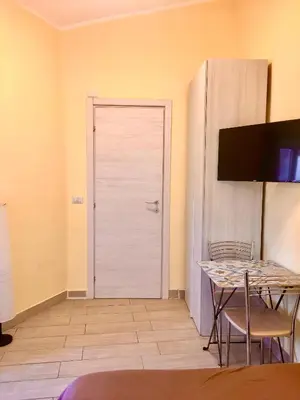 TV o dispositivi per l'intrattenimento presso Al centro di tutto