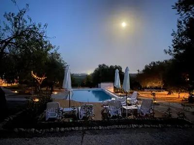 Piscina di Mennuli&Alivi - Organic Farm o nelle vicinanze