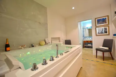Planimetria di 7 BLU Casa vacanze con idromassaggio