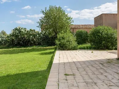 Giardino di Farmhouse in Noto with Pool and Garden