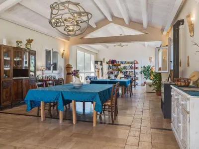 Ristorante o altro punto ristoro di Farmhouse in Noto with Pool and Garden