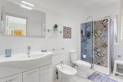 Bagno di GuestHost - Casa Marinella - Flat with Terrace
