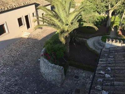 Giardino di Villa Scarlet con piscina privata