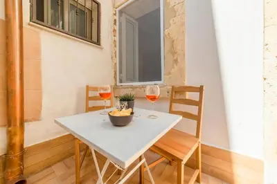 Planimetria di 10 minuti a piedi da Ortigia - Cortile privato & AC