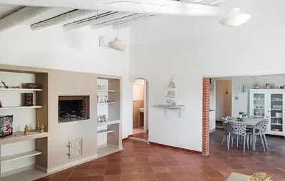 Cucina o angolo cottura di Nice Home In Rosolini With Wifi