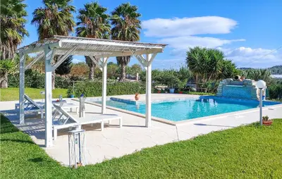 Piscina di Nice Home In Rosolini With Wifi o nelle vicinanze