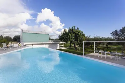 Piscina di Villa Iris - IsulaTravel o nelle vicinanze
