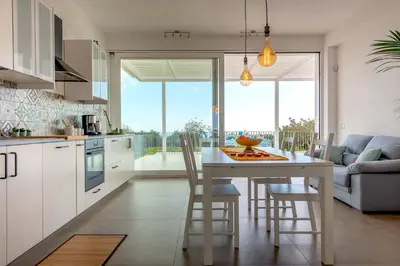 Cucina o angolo cottura di Villa Iris - IsulaTravel