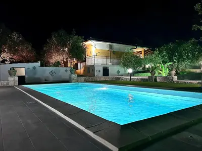 Piscina di Villa Leonardo o nelle vicinanze