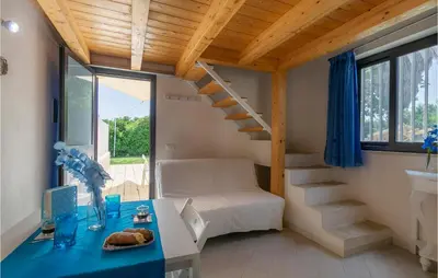 Area soggiorno di 1 Bedroom Lovely Apartment In Pachino