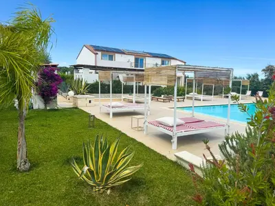 Piscina di Dimora Calauriia - Adults Only o nelle vicinanze
