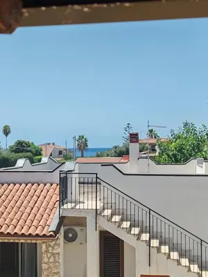 Vista generica sul mare o vista sul mare dall'interno della casa vacanze