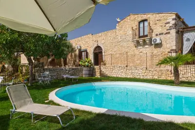 Piscina di Masseria Fortificata Lo Zafferaneto o nelle vicinanze