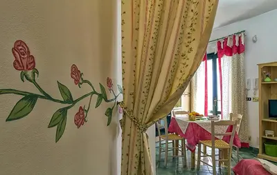 TV o dispositivi per l'intrattenimento presso 6 Bedroom Pet Friendly Home In Siracusa