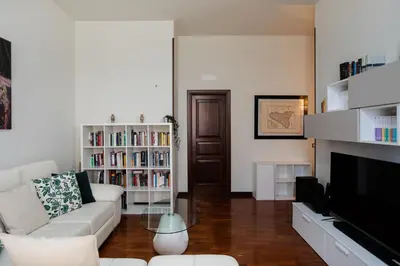 Biblioteca nell'appartamento