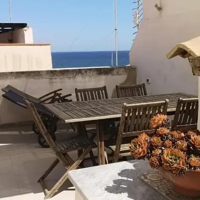 SEA-VIEW TERRACE & BIKES Moon Ortigia Holiday Home