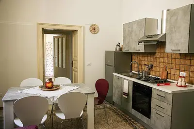 Cucina o angolo cottura di PALAZZO NICASTRO gh - Red House apartment