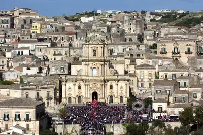 Vista generica su Modica o vista sulla città dall'interno dell'appartamento