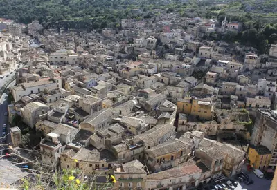 Vista generica su Modica o vista sulla città dall'interno dell'appartamento