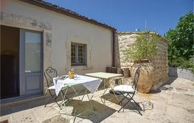 Patio o area all'aperto di Lovely Home In Palazzolo Acreide