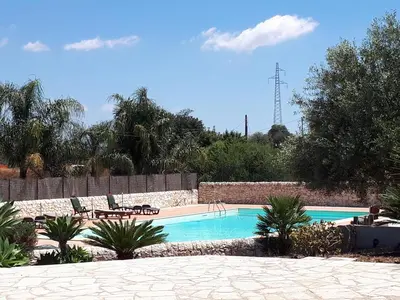 Piscina di Agriturismo Serrafiori o nelle vicinanze