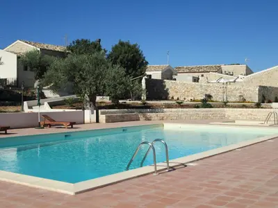 Piscina di Agriturismo Serrafiori o nelle vicinanze