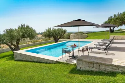 Piscina di ColleVerde o nelle vicinanze