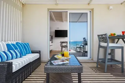 TV o dispositivi per l'intrattenimento presso ISULATRAVEL-House on the beach
