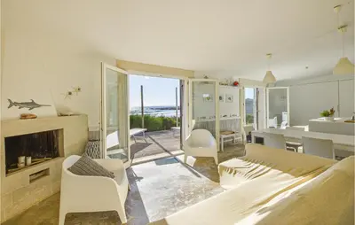 TV o dispositivi per l'intrattenimento presso Beautiful Home In Siracusa With Wifi