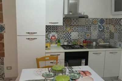 Cucina o angolo cottura di Casa Annita, casa vacanza in stile Sicilia, in pieno centro a Pachino
