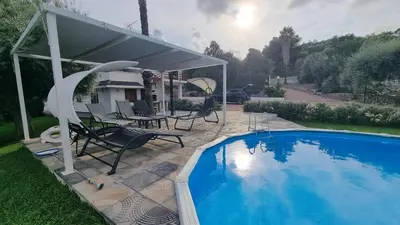 Piscina di Villa Hippodrom-INDEPENDENT VILLA WITH POOL o nelle vicinanze
