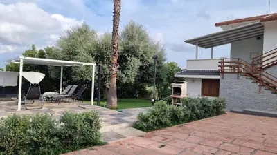 Giardino di Villa Hippodrom-INDEPENDENT VILLA WITH POOL
