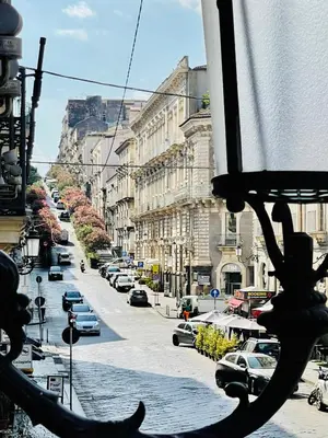 Vista generica su Catania o vista sulla città dall'interno della casa vacanze