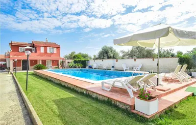 Piscina di Amazing Home In Siracusa With Wifi o nelle vicinanze
