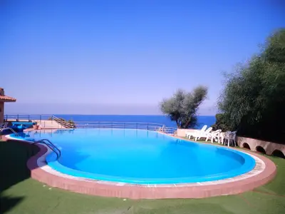 Piscina di Iris house o nelle vicinanze