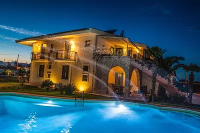 Piscina di VILLA LIBECCIO appartment with shared swimming pool, at 200 meters from the beach, solarium and private parking o nelle vicinanze