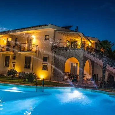 VILLA LIBECCIO appartment with shared swimming pool