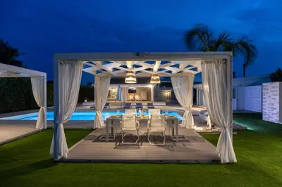 Piscina di Villa Gemma mare e piscina riscaldata o nelle vicinanze