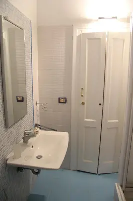 Bagno di Casa Vacanza Icaros, Ortigia hictoric center, 200 mt from the beach